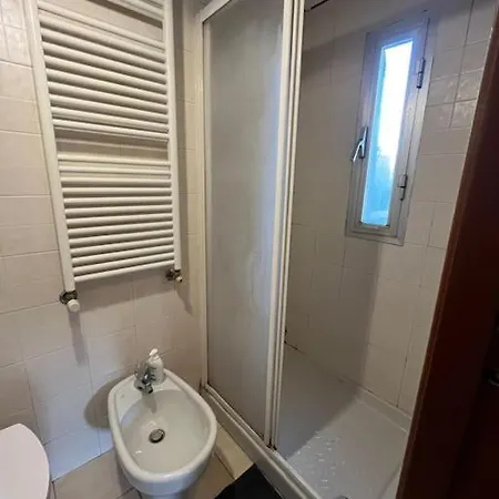 Appartement Via Meucci Milaan